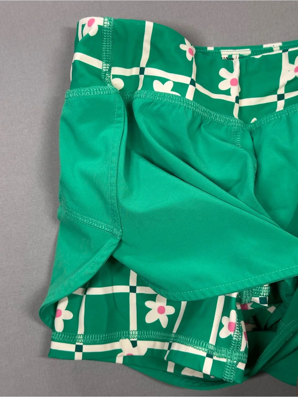 Hanna Andersson Green+White Floral 3-Piece Active Set, Leggings/Shorts/Top, US 5